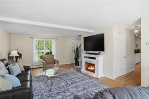 34 Brooks Farm Dr, Bristol, RI 02809 - Photo 16