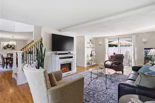 34 Brooks Farm Dr, Bristol, RI 02809 - Photo 14