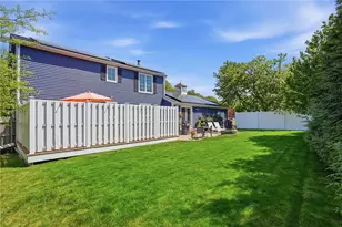34 Brooks Farm Dr, Bristol, RI 02809 - Photo 34