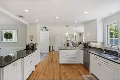 34 Brooks Farm Drive, Bristol, RI 02809 - Photo 10