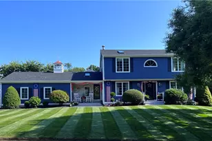 34 Brooks Farm Dr, Bristol, RI 02809 - Photo 2