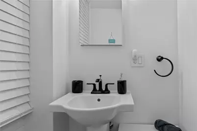 13 Sherman Street, Newport, RI 02840 - Photo 12