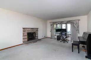 64 Amherst Rd, Cranston, RI 02920 - Photo 8