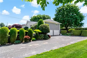 26 Carriage Way, North Providence, RI 02904 - Photo 4