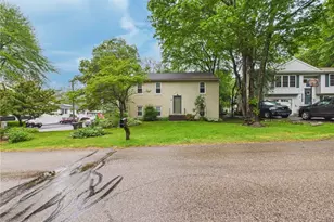 55 Betony Rd, Narragansett, RI 02874 - Photo 2