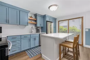 77 Garden Hills Dr, Cranston, RI 02920 - Photo 10