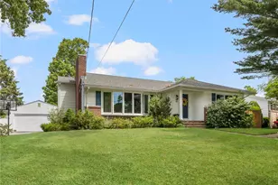 77 Garden Hills Dr, Cranston, RI 02920 - Photo 2