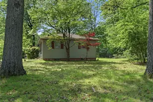 35 Elmwood Dr, North Kingstown, RI 02852 - Photo 8