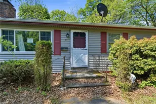 35 Elmwood Dr, North Kingstown, RI 02852 - Photo 2