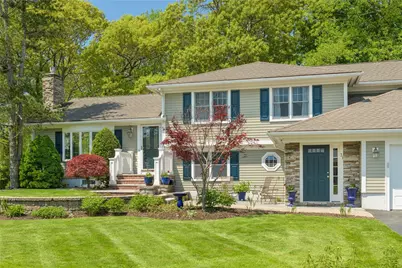 31 Meadowbrook Drive, Barrington, RI 02806 - Photo 2