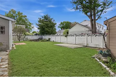 194 Parkside Avenue, Pawtucket, RI 02861 - Photo 26