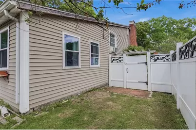 194 Parkside Avenue, Pawtucket, RI 02861 - Photo 30