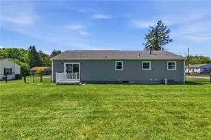 10 Wagon Wheel Ln, Woonsocket, RI 02895 - Photo 6