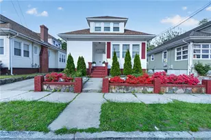 19 Netherlands Ave, Cranston, RI 02905 - Photo 2