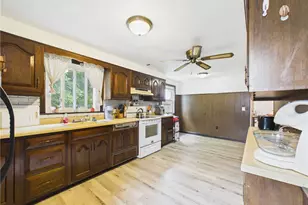 119 Gilbert St, Warwick, RI 02886 - Photo 10