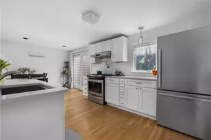 87 Frontier Rd, Warwick, RI 02889 - Photo 14