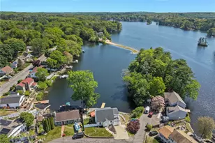 31 Beverly Cir, Smithfield, RI 02828 - Photo 4