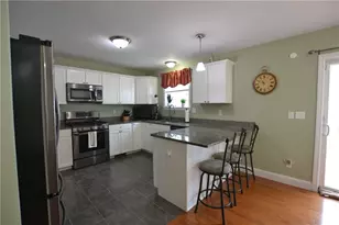 517 Pleasant St, Pawtucket, RI 02860 - Photo 4