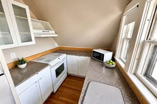 264 Bowen St, Providence, RI 02906 - Photo 8