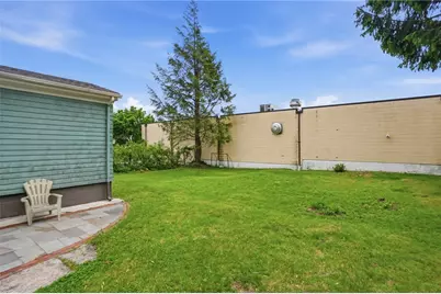 104 Fairview Avenue, Pawtucket, RI 02860 - Photo 30