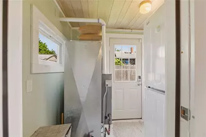 272 Riverside Street, Portsmouth, RI 02871 - Photo 10