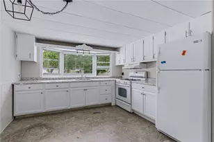 53 Park Ln, Coventry, RI 02816 - Photo 4