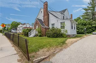41 Esmond St, Smithfield, RI 02917 - Photo 2