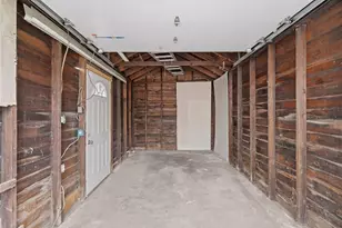 105 Park Ave, Cranston, RI 02905 - Photo 46