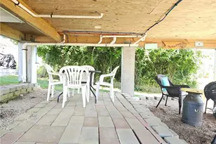 854 Matunuck Beach Rd, South Kingstown, RI 02879 - Photo 2