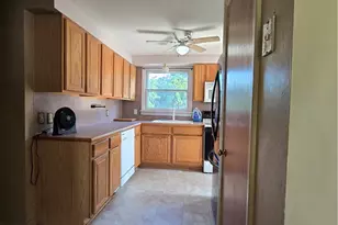 58 Hoyt St, Warwick, RI 02886 - Photo 10
