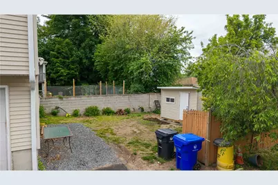 105 Lyman Street, Pawtucket, RI 02860 - Photo 4
