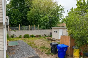105 Lyman St, Pawtucket, RI 02860 - Photo 4