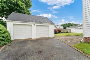 24 Bel Air Dr, Providence, RI 02911 - Photo 28