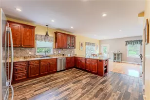 111 Middle St, North Kingstown, RI 02852 - Photo 4
