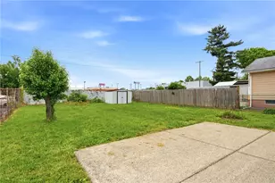 47 Goldsmith Ave, East Providence, RI 02914 - Photo 6