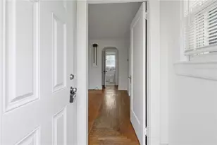 47 Goldsmith Ave, East Providence, RI 02914 - Photo 8