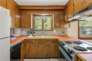 5 Knapton St, Barrington, RI 02806 - Photo 8