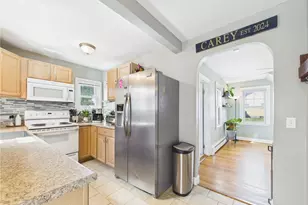 122 Gordon Ave, Warwick, RI 02889 - Photo 4