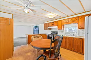 8 Thrid St, Portsmouth, RI 02842 - Photo 12