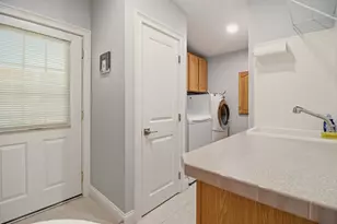 137 Lark Ln, Tiverton, RI 02878 - Photo 34