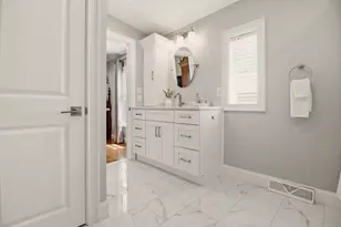 137 Lark Ln, Tiverton, RI 02878 - Photo 26