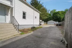 56 Henrietta St, Providence, RI 02904 - Photo 18