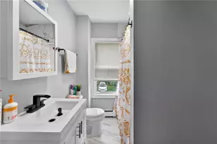 131 Cleveland St St, Providence, RI 02909 - Photo 10