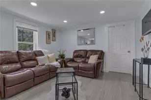 1842 Mendon Rd, Woonsocket, RI 02895 - Photo 10