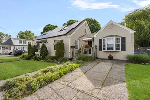 45 Woodhaven Rd, Pawtucket, RI 02861 - Photo 2