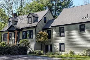 42 Mechanic St, North Smithfield, RI 02896 - Photo 2