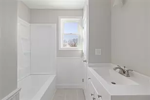 36 Kinnicutt Ave, Warren, RI 02885 - Photo 32
