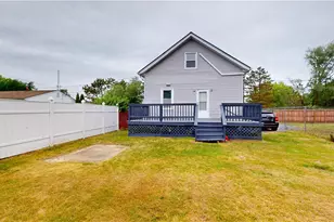 11 Swanton St, Providence, RI 02910 - Photo 14