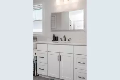 100 East View Avenue, Cranston, RI 02920 - Photo 34