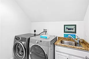 34 Wimbledon Cir, Portsmouth, RI 02871 - Photo 40